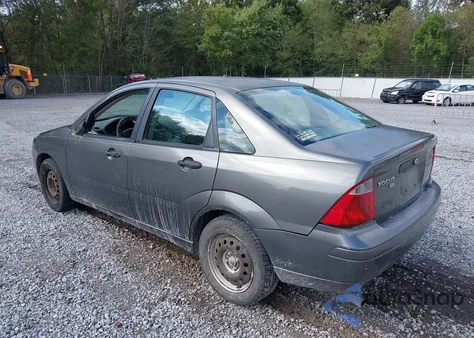 2005 Ford Focus Zx4 z USA, uszkodzony, nr VIN 1FAFP34N25W313316
